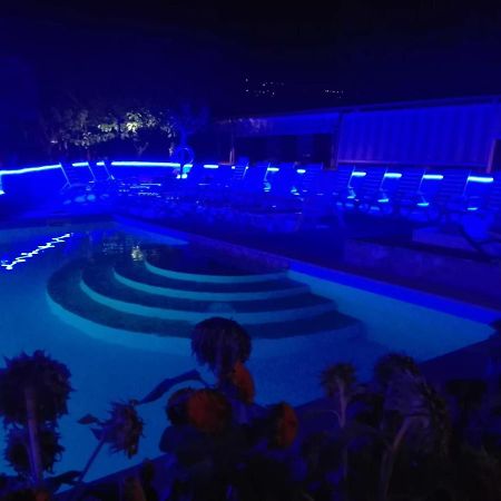 Villaggio Romaniello 卡梅罗塔的码头 外观 照片