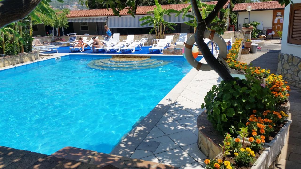 Villaggio Romaniello 卡梅罗塔的码头 外观 照片