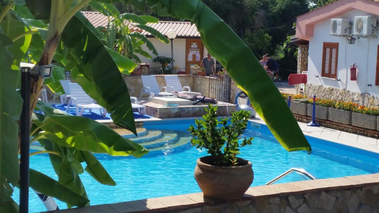 Villaggio Romaniello 卡梅罗塔的码头 外观 照片