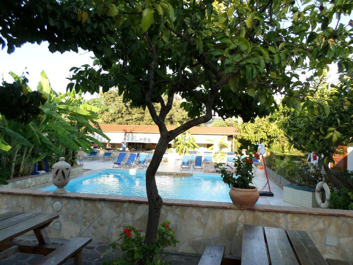 Villaggio Romaniello 卡梅罗塔的码头 外观 照片