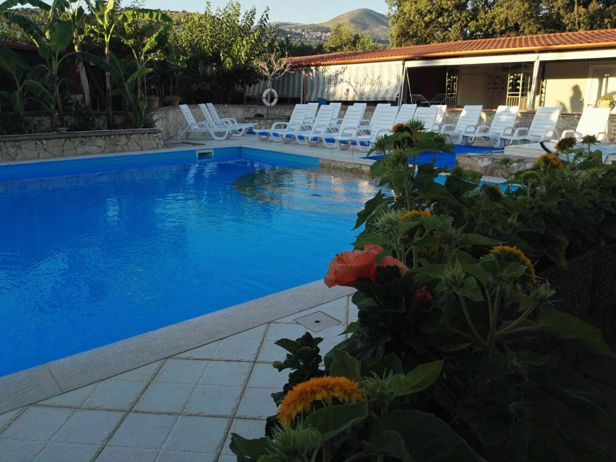 Villaggio Romaniello 卡梅罗塔的码头 外观 照片