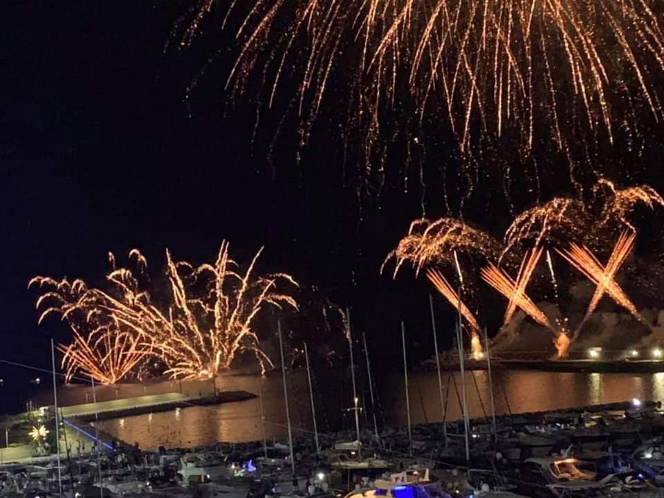 Villaggio Romaniello 卡梅罗塔的码头 外观 照片